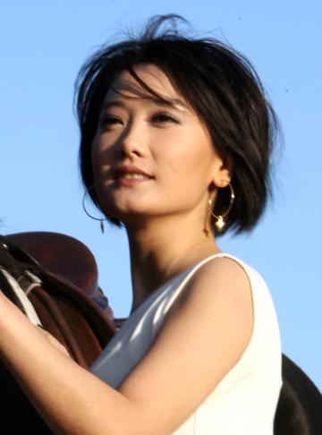 杨魏玲花 杨魏玲花